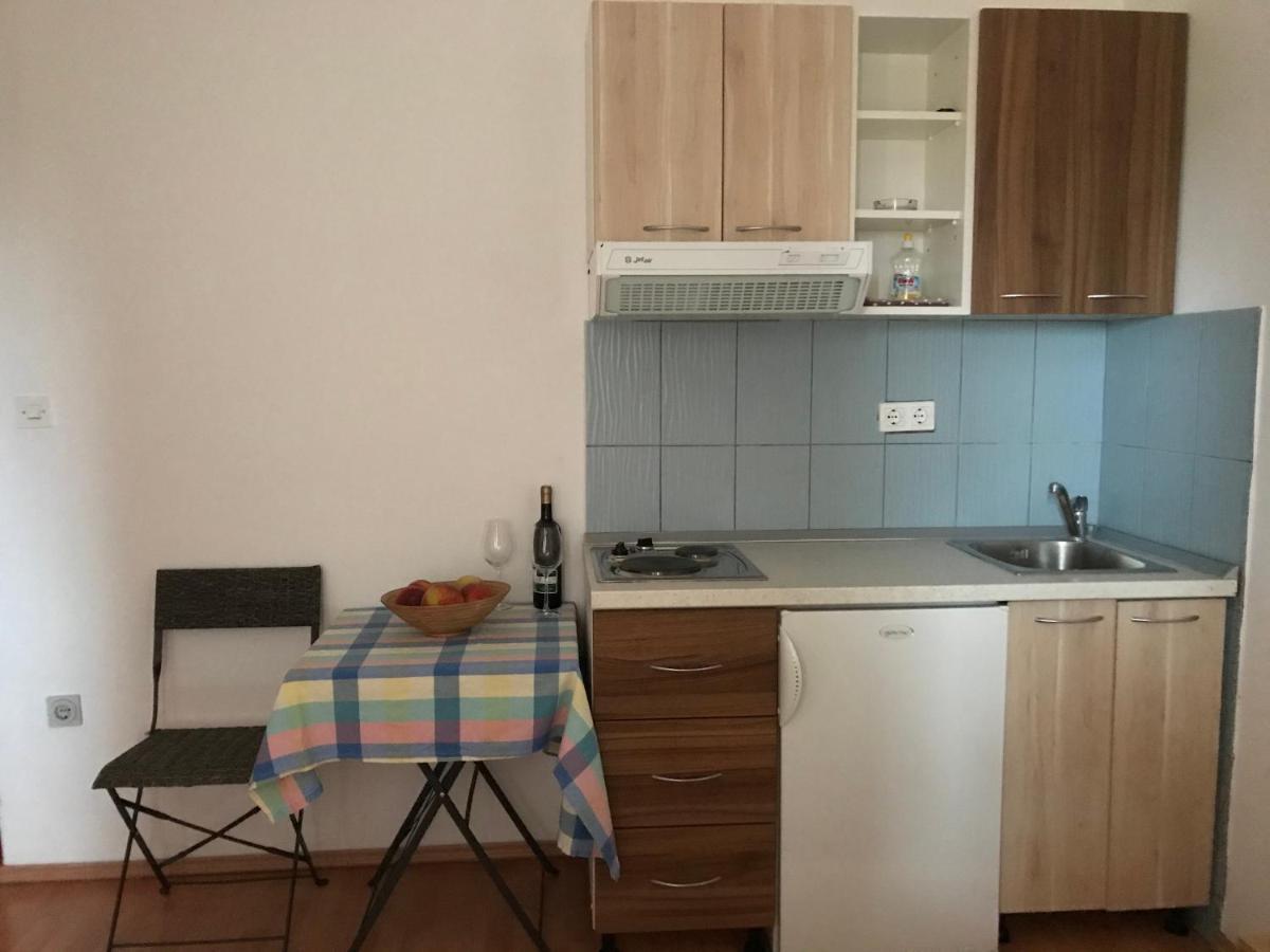 Apartmani Vilma Pakoštane Exterior foto