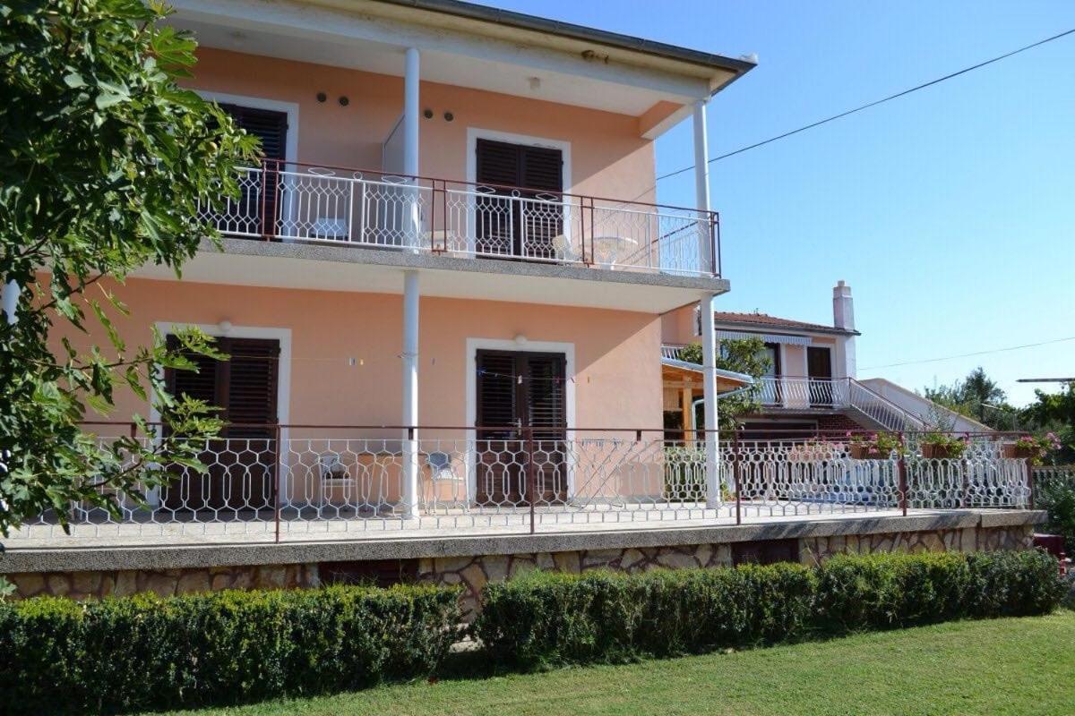 Apartmani Vilma Pakoštane Exterior foto